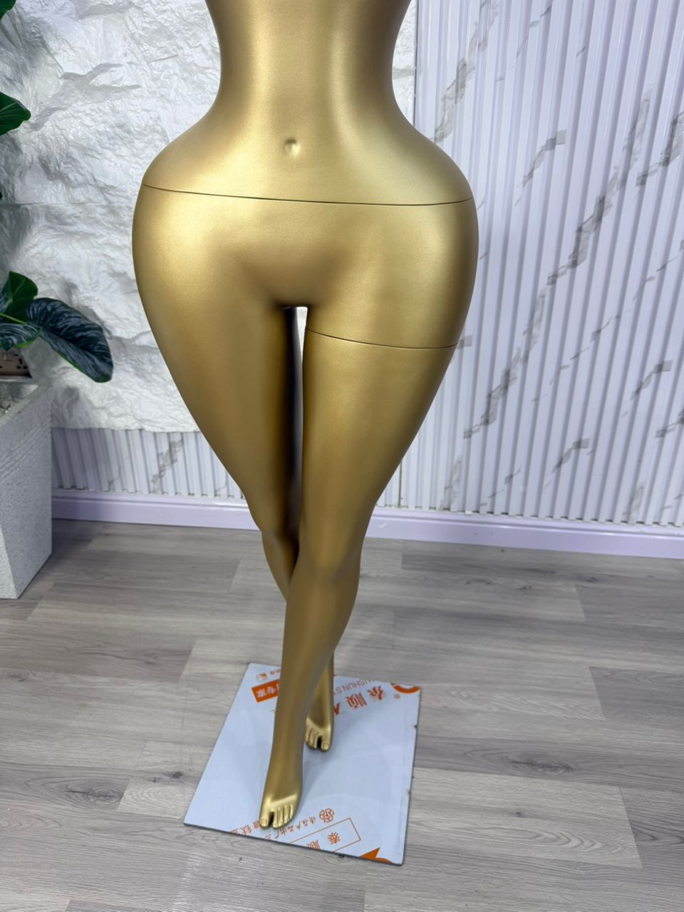 Gold Curvy BBL Mannequin - Image 5